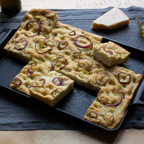 Lodge Cast Iron Baking Pan - Image 02