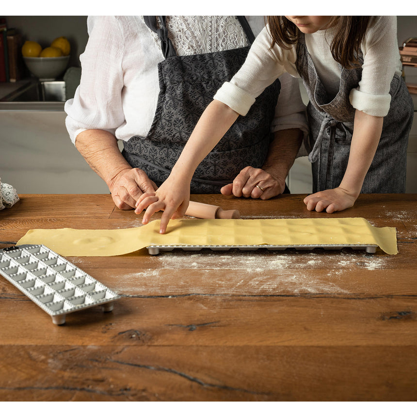 Marcato Raviolo Tray 24 Hole Square with Rolling Pin - Image 02