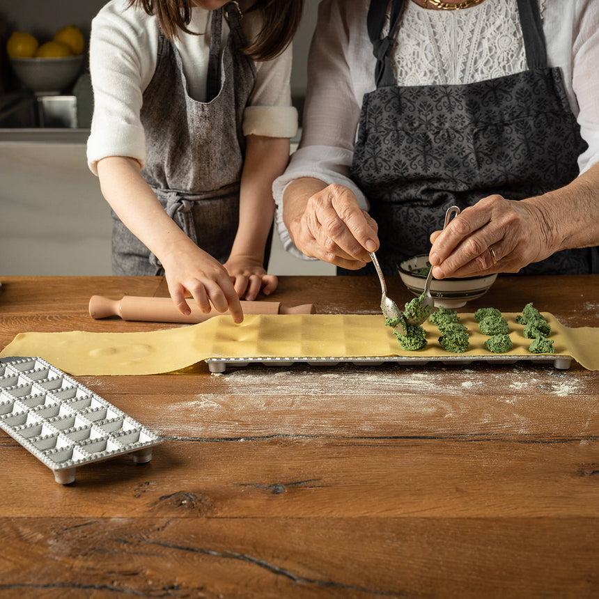 Marcato Raviolo Tray 24 Hole Square with Rolling Pin - Image 03