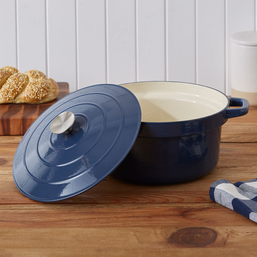 MasterPro Electric Dutch Oven 5.5 Litre in Blue - Image 02