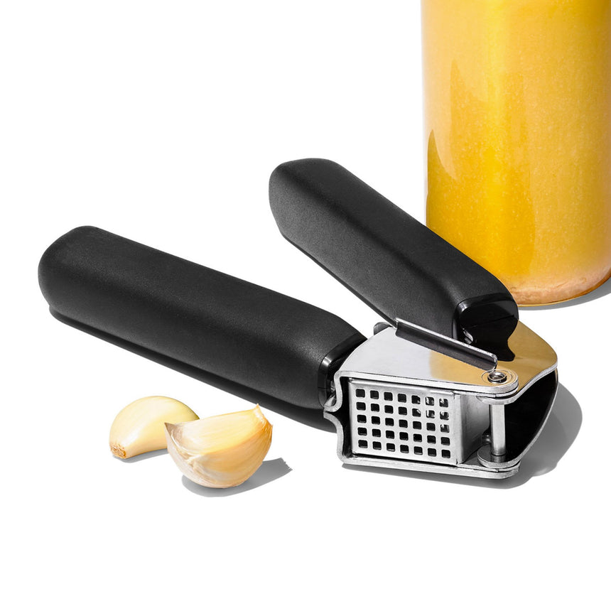 OXO Good Grips Garlic Press 11.4 x 26.6cm - Image 04