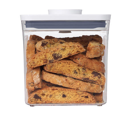 OXO Good Grips Pop 2.0 Container Big Square Short 2.6 Litre - Image 01