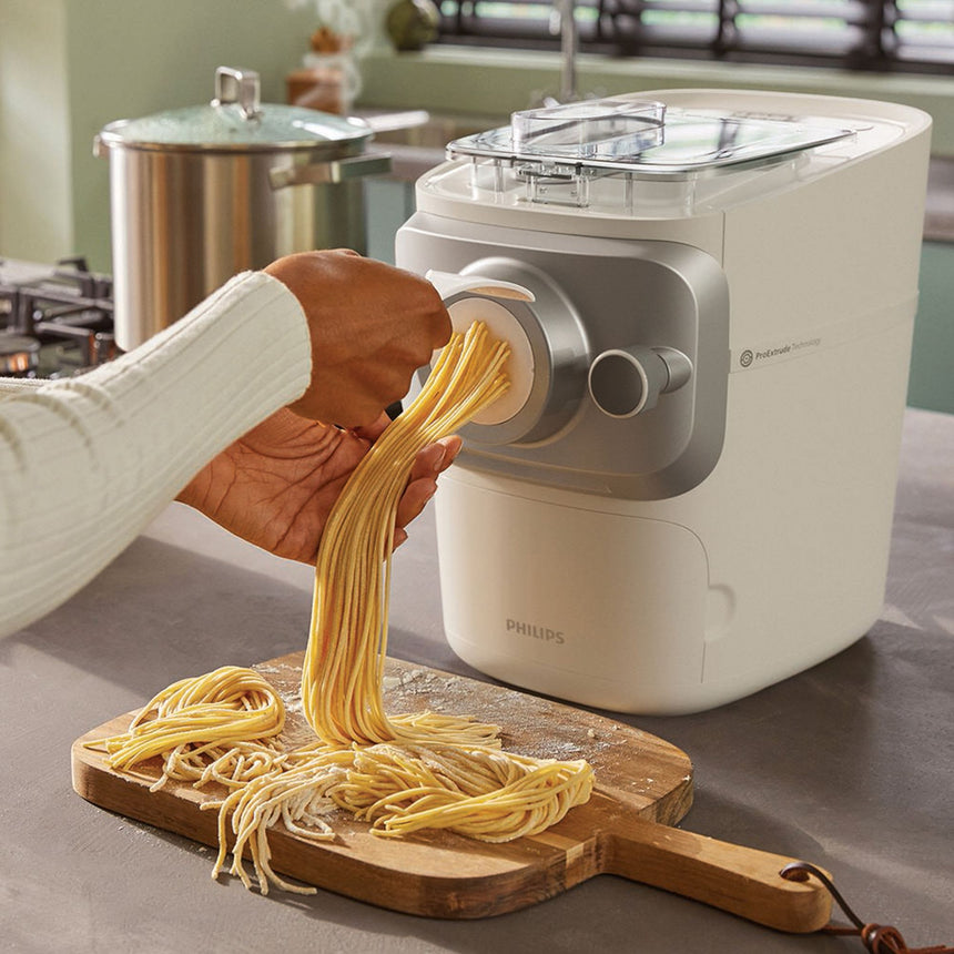 Philips HR2660/00 Premium Pasta and Noodle Maker in White - Image 02