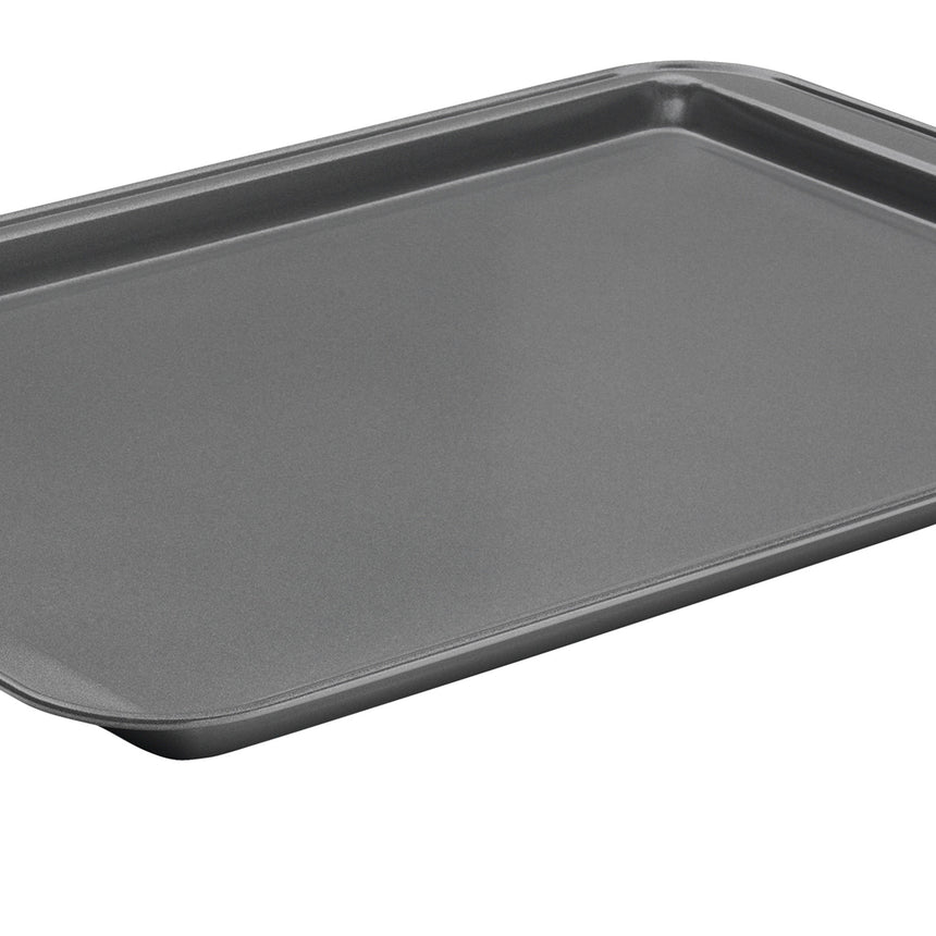 Pyrex Platinum Medium Cookie Pan 38.8cm - Image 02