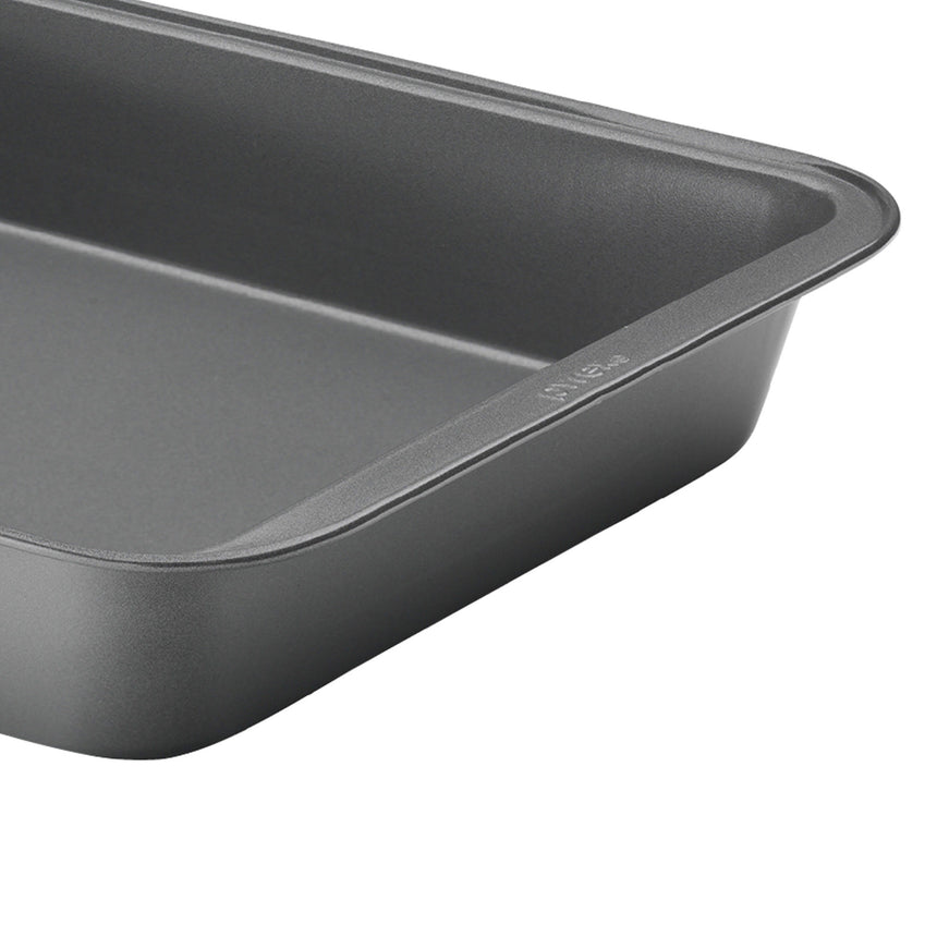 Pyrex Platinum Oblong Cake Pan 32.5cm - Image 03