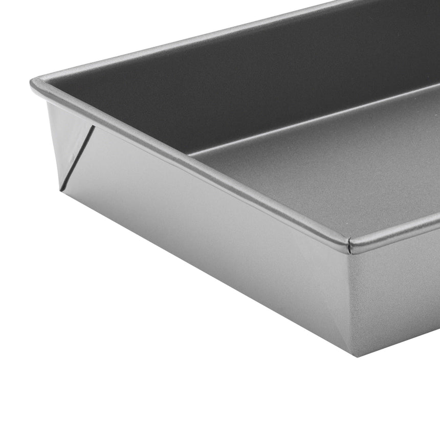 Pyrex Platinum Professional Rectangular Cake Pan 33x23cm - Image 02