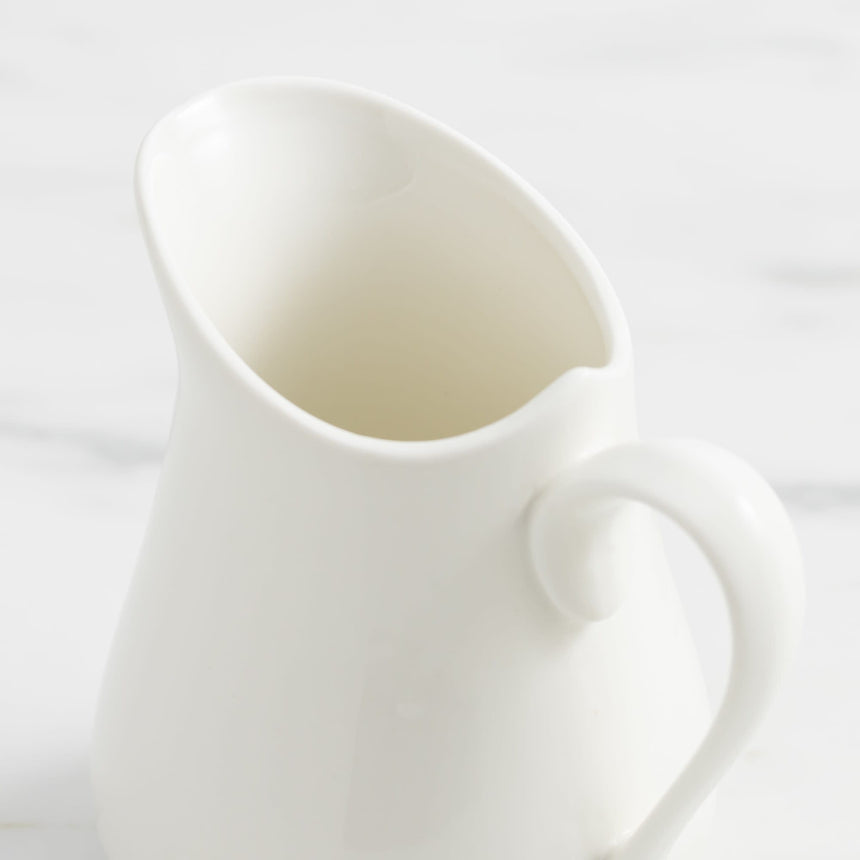 Salisbury & Co Classic Milk Jug 480ml in White - Image 05