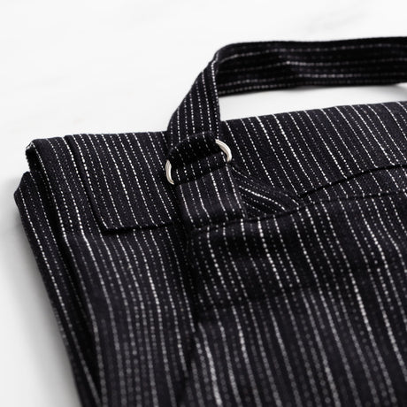 Salisbury & Co Devon Apron Black - Image 02