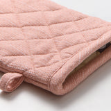 Salisbury & Co Devon Oven Glove Set of 2 Dusty in Pink - Image 03