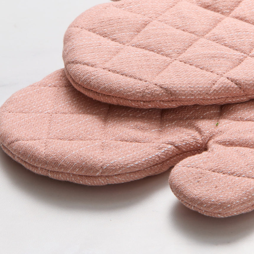 Salisbury & Co Devon Oven Glove Set of 2 Dusty in Pink - Image 02