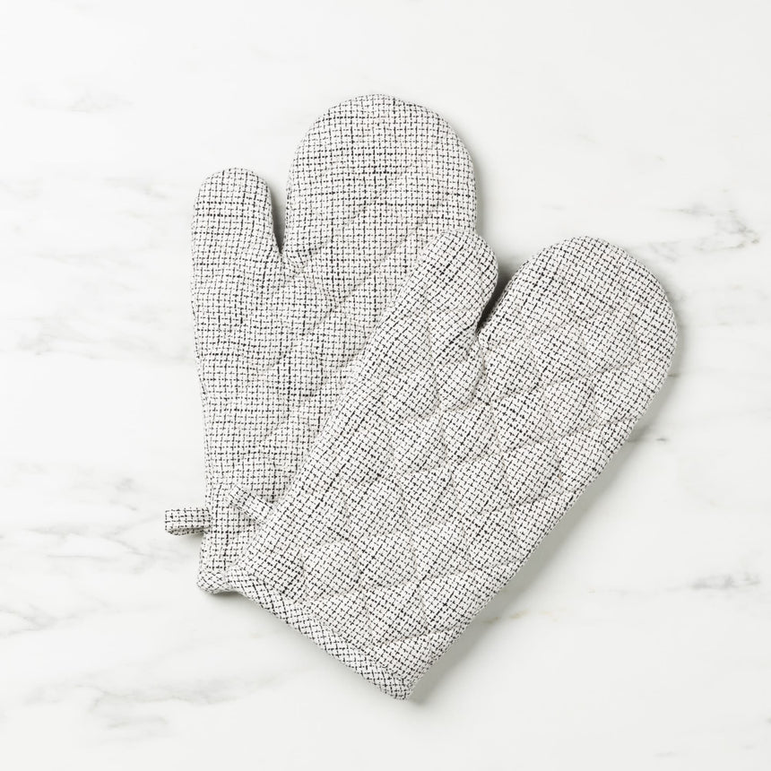 Salisbury & Co Devon Oven Glove Set of 2 White - Image 01