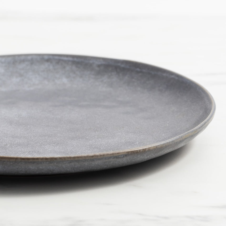 Salisbury & Co Siena Round Platter 33cm Charcoal - Image 03