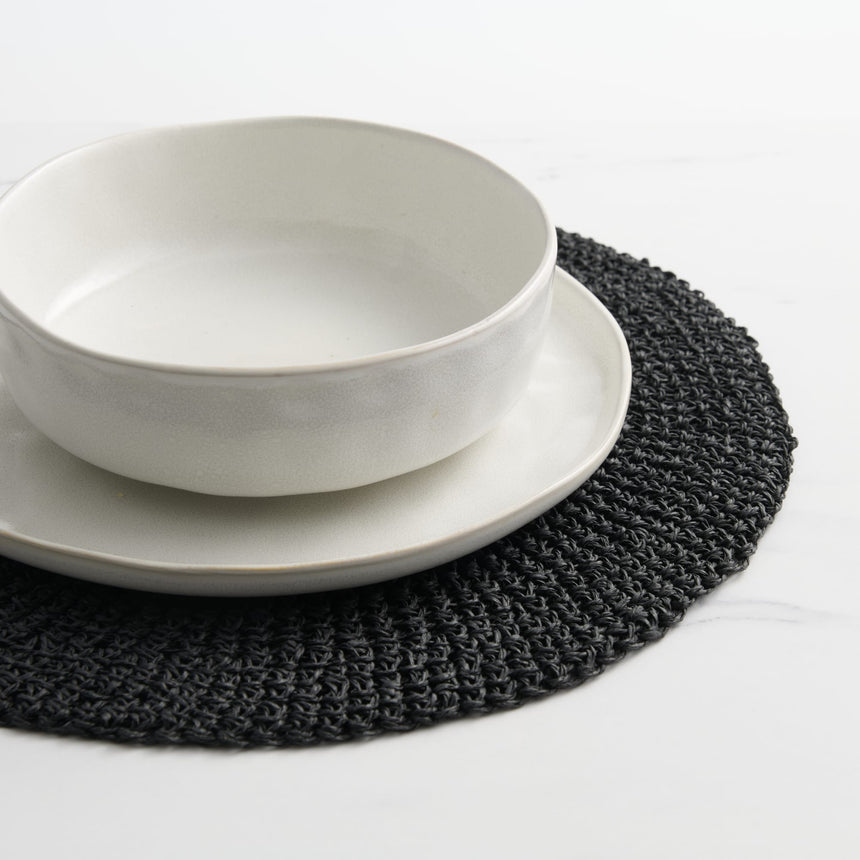 Salisbury & Co Woven Round Placemat 38cm Black - Image 02