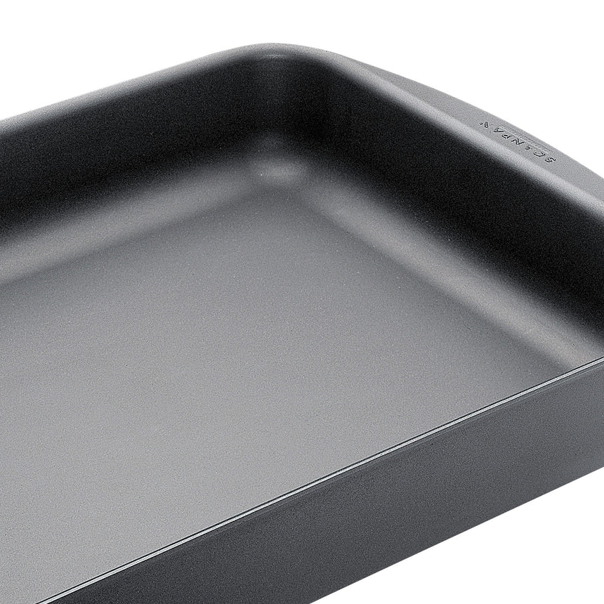 Scanpan Classic Roast Pan Medium 39 x 27cm - Image 03