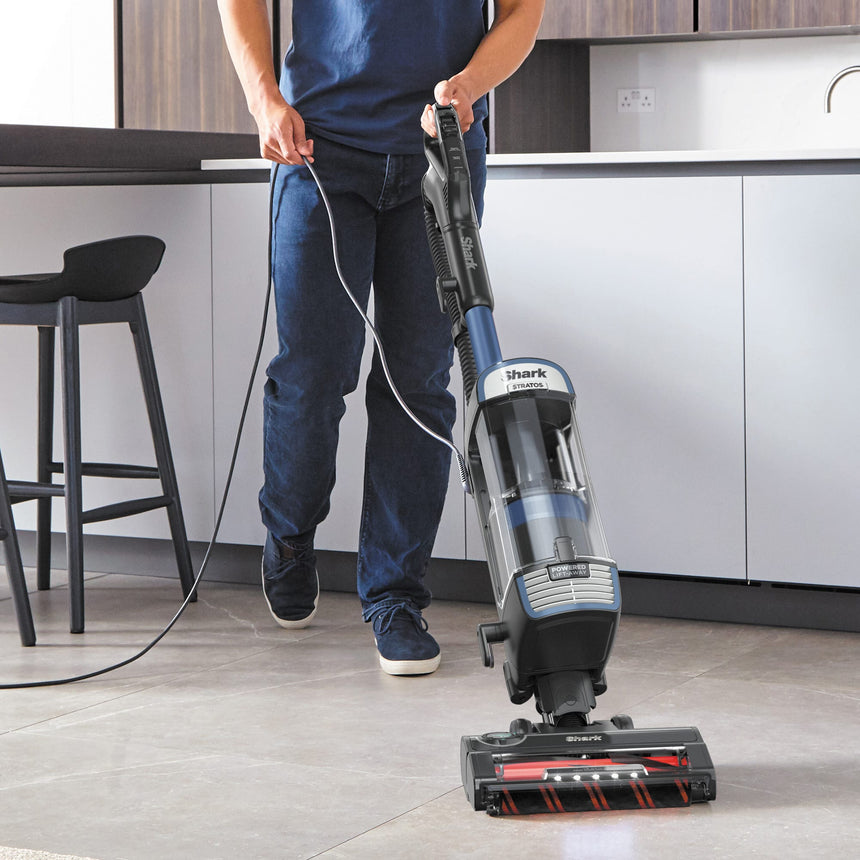 Shark AZ913 Stratos XL Pet Pro Powered Lift-Away Vacuum - Image 05