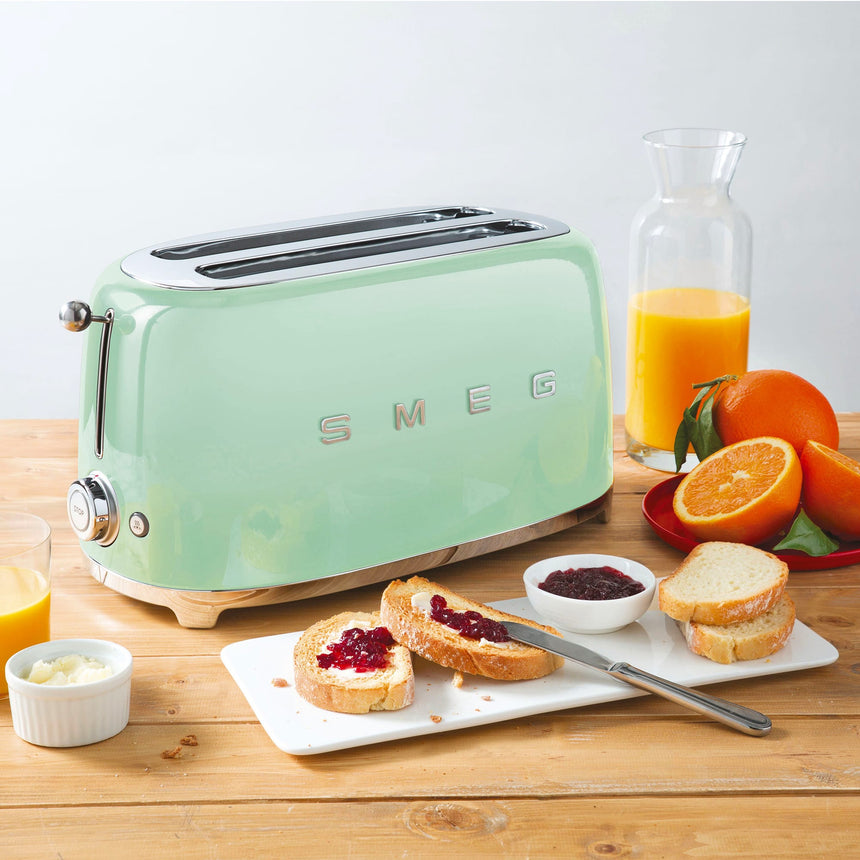 Smeg 50's Retro Style TSF02 4 Slice Toaster in Pastel Green - Image 02