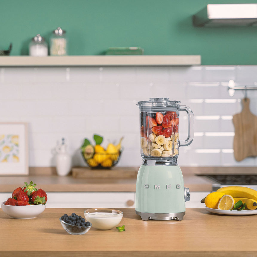 Smeg 50's Retro Style BLF03 Blender 1.5L Pastel Green - Image 02