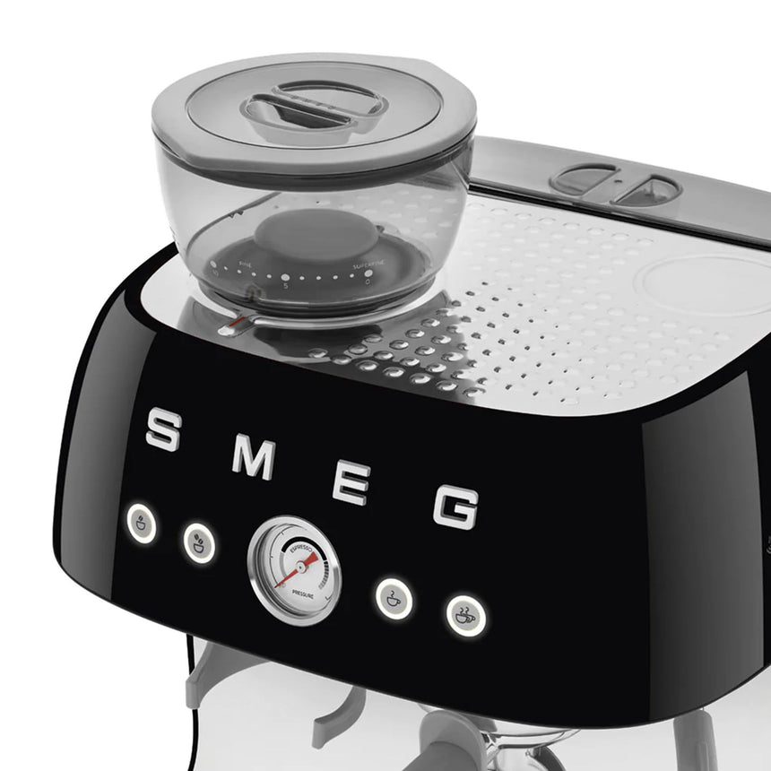 Smeg 50's Retro Style EGF03 Espresso Machine with Built In Grinder in Black - Image 04