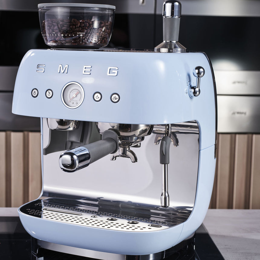 Smeg 50's Retro Style EGF03 Espresso Machine with Built In Grinder in Pastel in Blue - Image 06