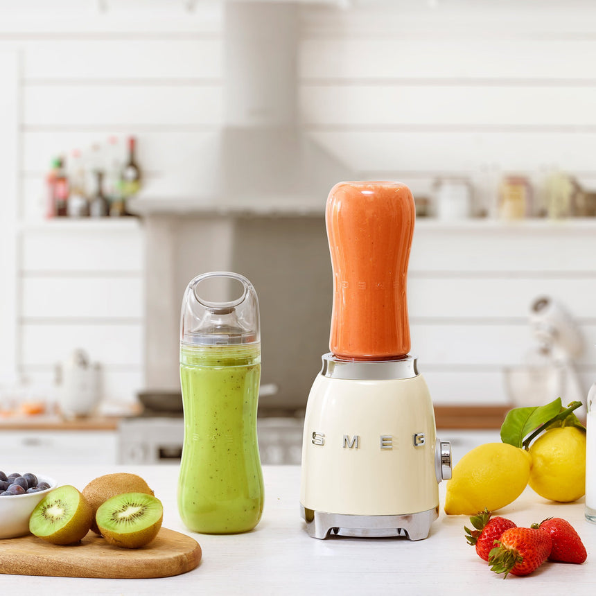 Smeg 50's Retro Style PBF01 Mini Blender Cream - Image 02