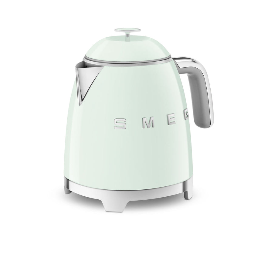 Smeg 50's Retro Style KLF05 Mini Kettle 800ml in Pastel Green - Image 06