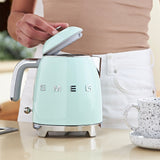 Smeg 50's Retro Style KLF05 Mini Kettle 800ml in Pastel Green - Image 04