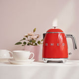 Smeg 50's Retro Style KLF05 Mini Kettle 800ml in Red - Image 03