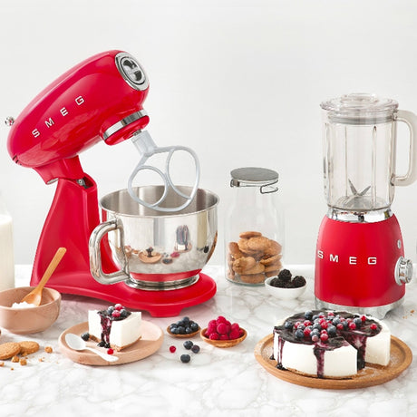 Smeg 50's Retro Style SMF03 Stand Mixer Red - Image 02