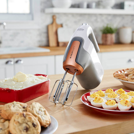 Sunbeam Mixmaster HeatSoft Hand Mixer (JM7000) - Image 02