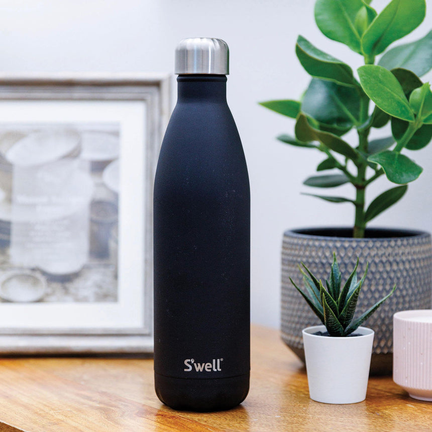 S'well Insulated Bottle 750ml Onyx - Image 04