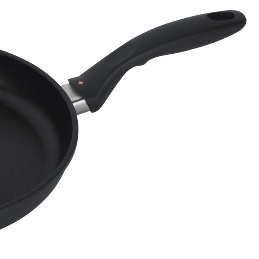 Swiss Diamond XD Classic Frypan Set 24cm and 28cm - Image 03