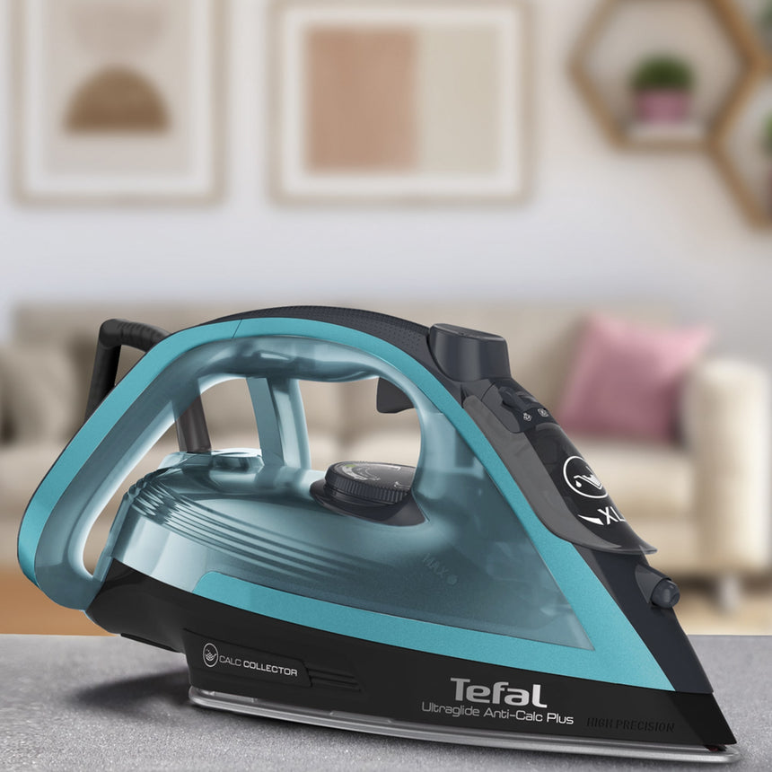 Tefal UltraGlide FV5873 Anti-Calc Plus Steam Iron in Blue - Image 03