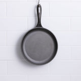 Victoria Seasoned Cast Iron Round Griddle Pan 26cm - Image 03