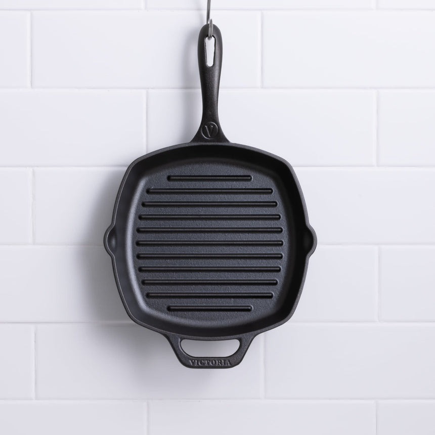 Victoria Seasoned Cast Iron Square Grill Pan 25cm - Image 04