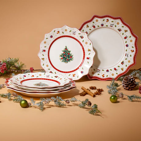 Villeroy & Boch Toy's Delight Winter Collage Dinner Plate Set 8pc - Image 02