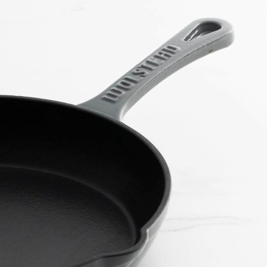 Wolstead Endure Round Enamel Cast Iron Frypan 26cm Grey - Image 04