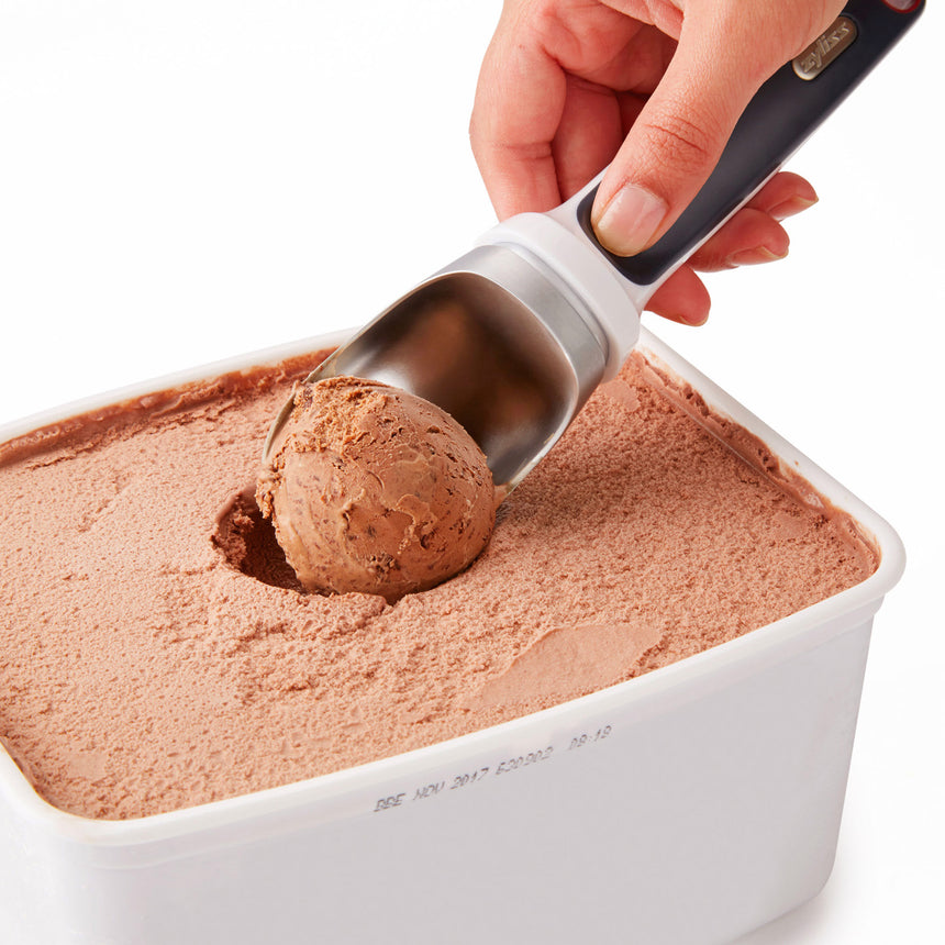 Zyliss Right Scoop Ice Cream Scoop - Image 02